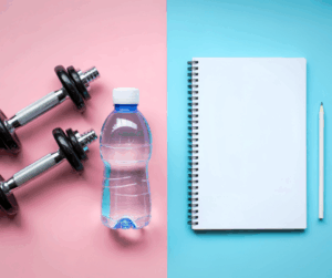 Infografía que muestra la importancia de anotar las cantidades de bebida recomendadas por hora en entrenamientos largos.